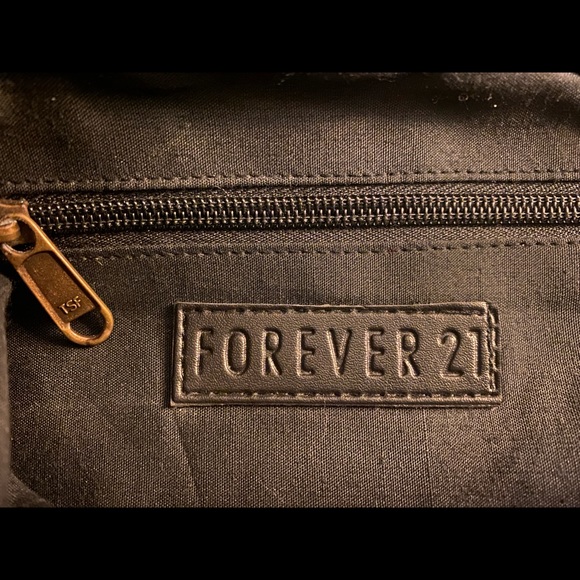 Forever 21 ~ Pendleton style “Carpet” Bag Purse w/black belt leather like strap! - Picture 4 of 15